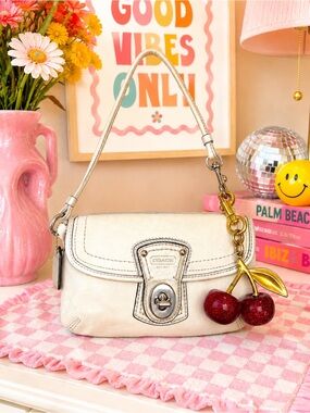 VTG Coach Legacy Chalk White Leather Turnlock Flap Wristlet Mini Bag Y2K Legacy